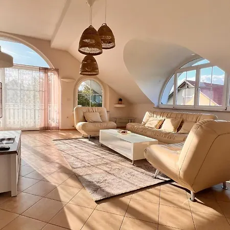 Riverbank - Mountain View Apartman